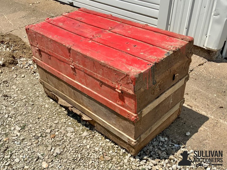 antique-trunk-image-5