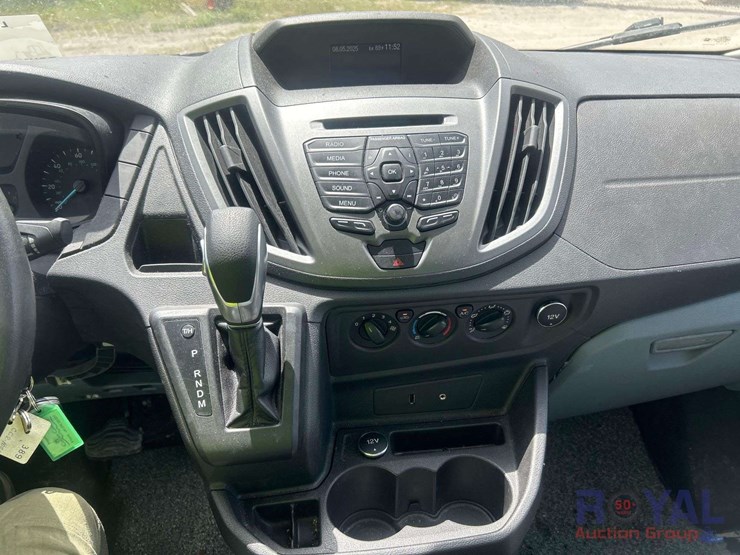 2015-ford-transit-image-11