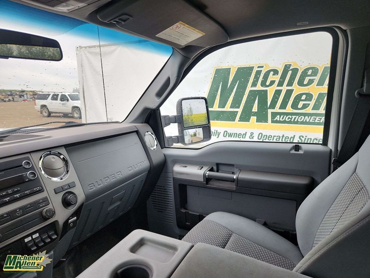 2016-ford-550-image-12