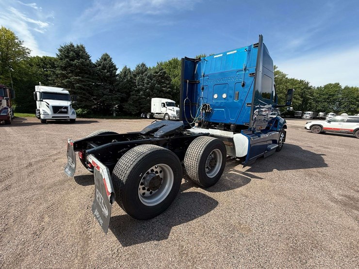 2020-ih-lt625-sleeper-semi,-435,369-miles-on-truck-(complete-overhaul-@-232,740-miles-with-paperwork-image-14