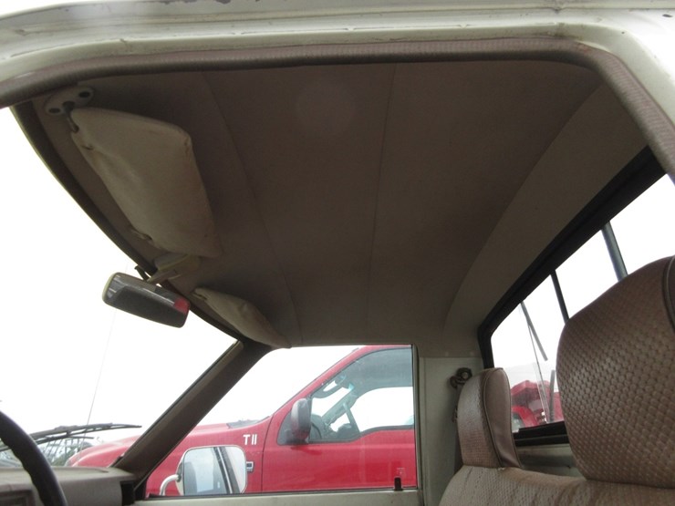1985-toyota-pick-up-truck-image-10
