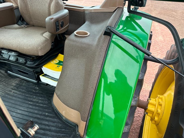 john-deere-8210-image-56