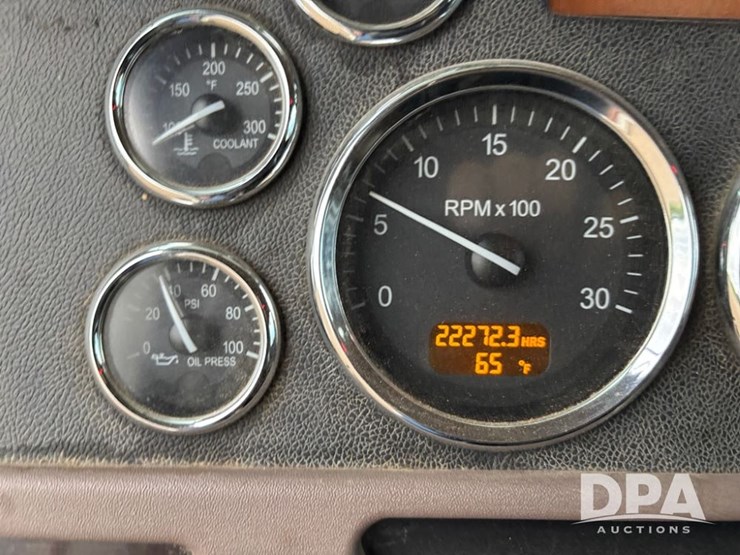2012-peterbilt-386-image-78