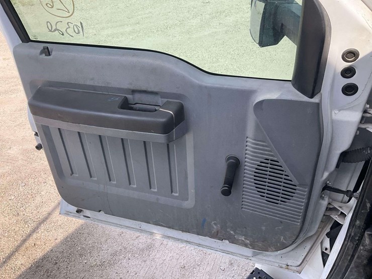 2017-ford-f650-image-6