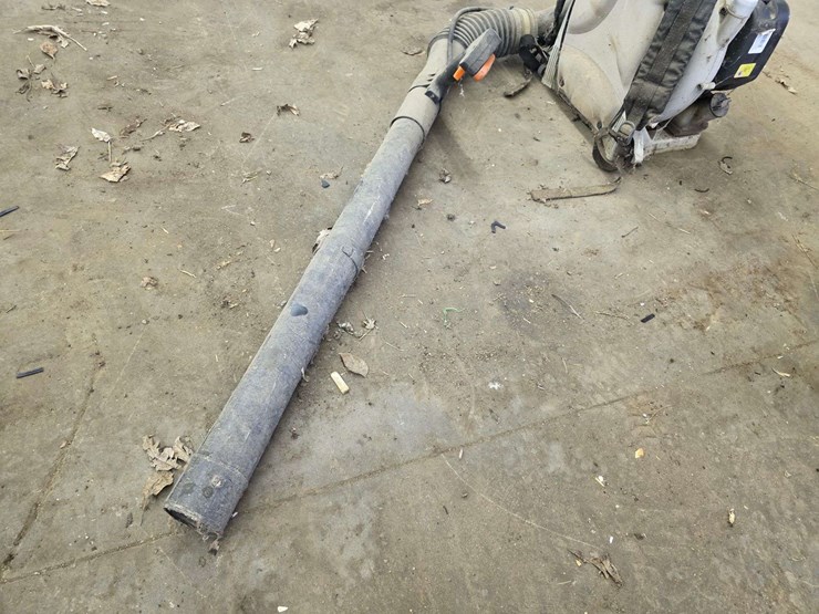 stihl-br340-backpack-blower,-runs,-but-could-use-a-tune-up-per-seller-image-4