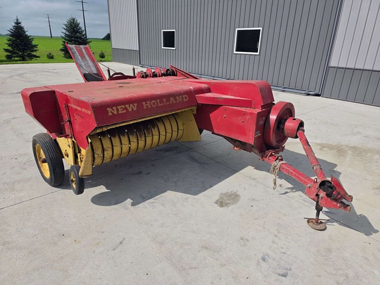new-holland-268-image-1