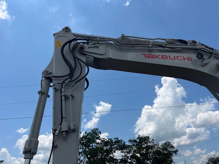 2022-takeuchi-tb2150-image-14