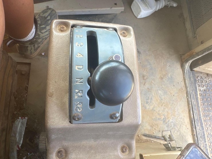 1998-caterpillar-d250e-image-35