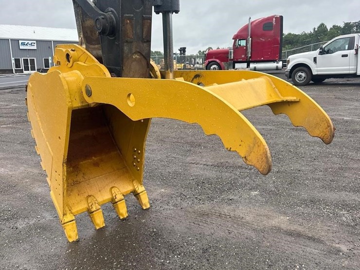 2021-deere-245g-lc-image-10