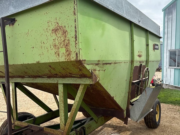 parker-200bu-gravity-wagon-image-21