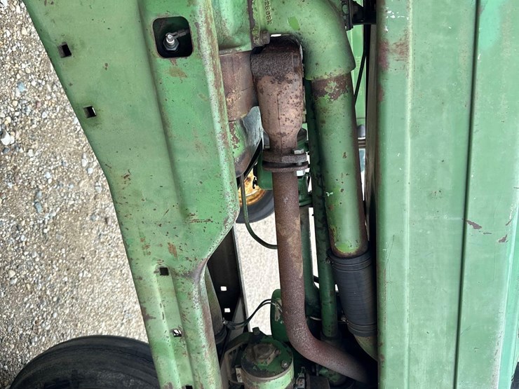 john-deere-b-image-11