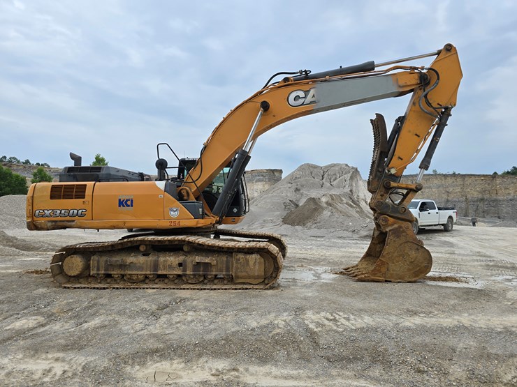 2012-case-350c-image-44