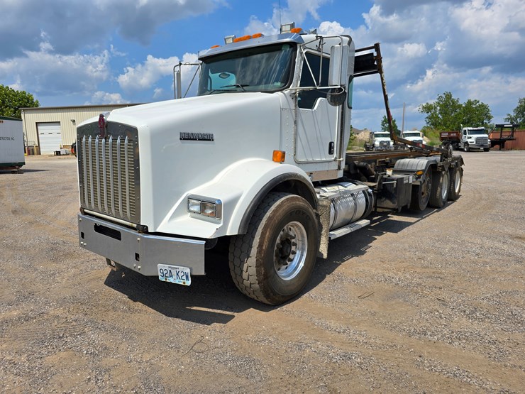 2012-kenworth-t800-image-3