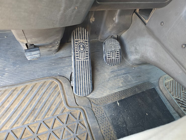 2012-kenworth-t800-image-117