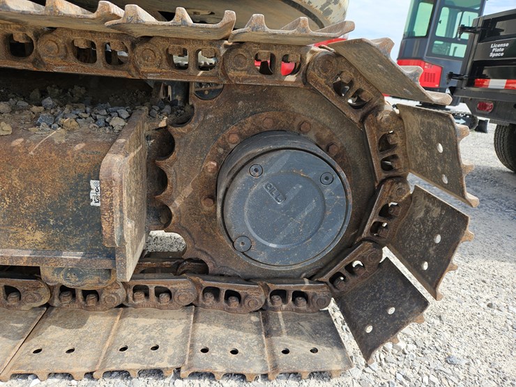 2019-bobcat-e85-image-16