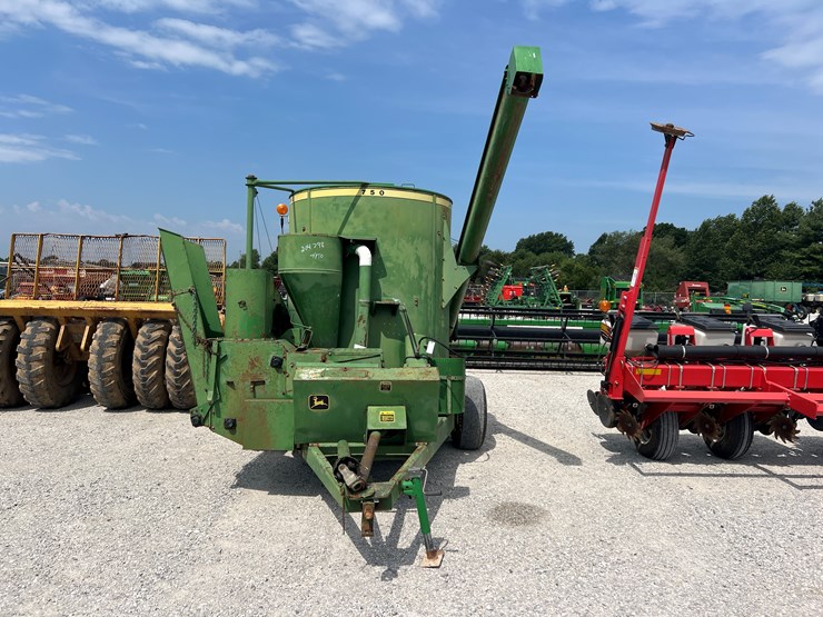 john-deere-750-image-2