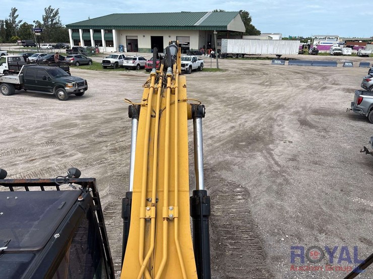 2017-caterpillar-326fl-image-26