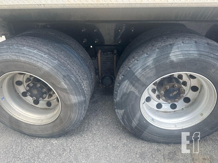 2021-mack-granite-64fr-image-19