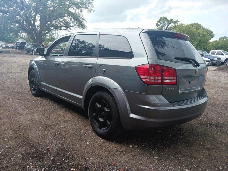 2010-dodge-journey-image-6