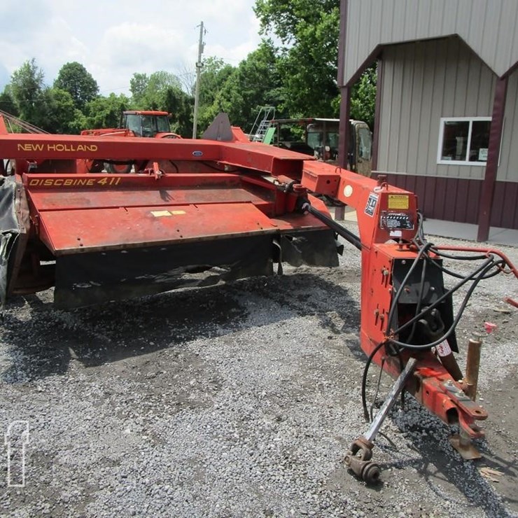 NEW HOLLAND 411