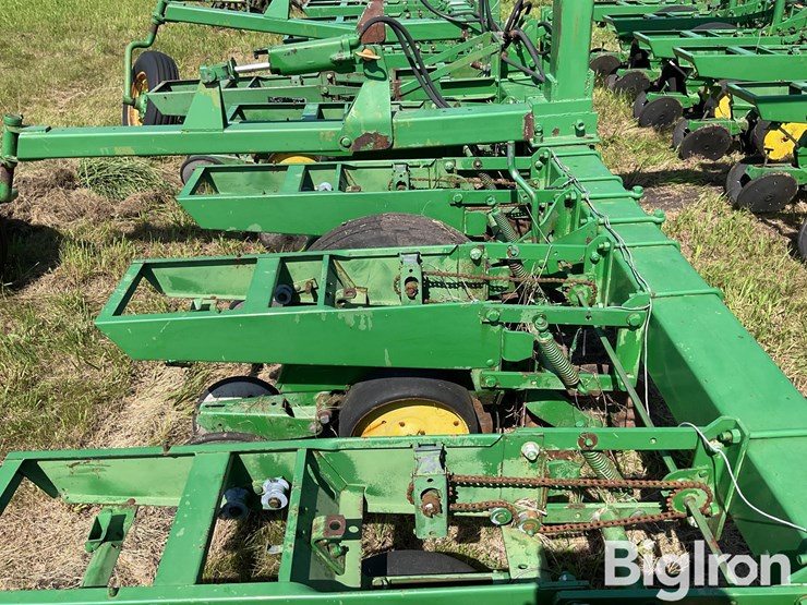 john-deere-7000-image-12