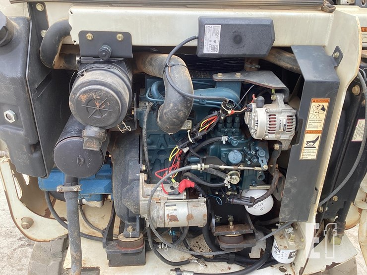 2011-bobcat-325g-image-15