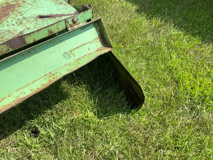#1061-•-owatonna-260-swather-with-conditioner-image-22