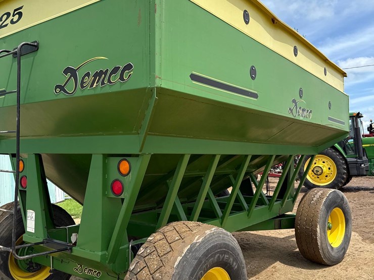 1996-demco-525bu-gravity-wagon-image-10