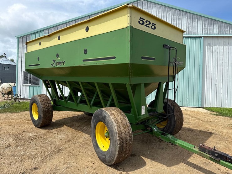 1996-demco-525bu-gravity-wagon-image-1