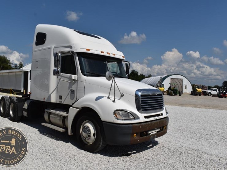 2003-freightliner-columbia-120-image-20