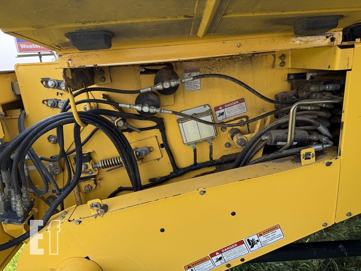 new-holland-cr960-image-14
