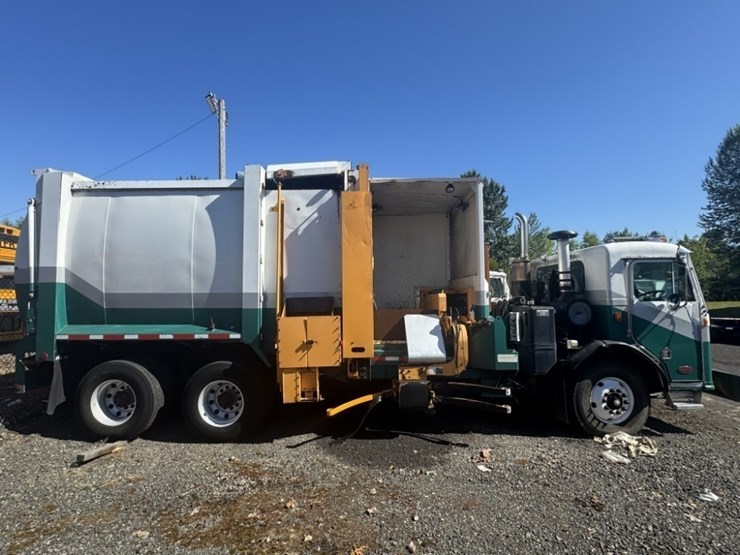2007-peterbilt-320-image-4