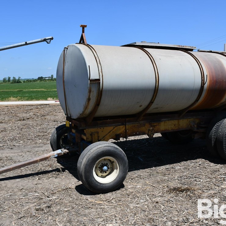 1000-Gal Nurse Tank Trailer