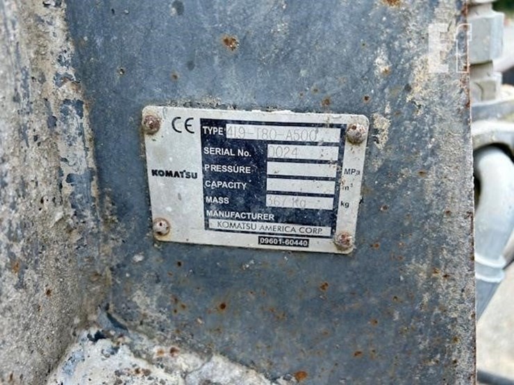 2010-komatsu-wa320-5-image-16