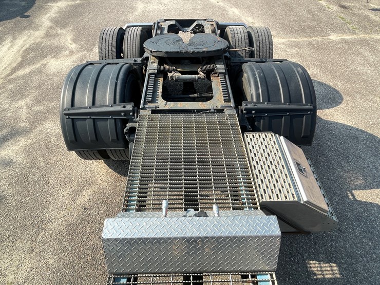 2007-peterbilt-379-image-39