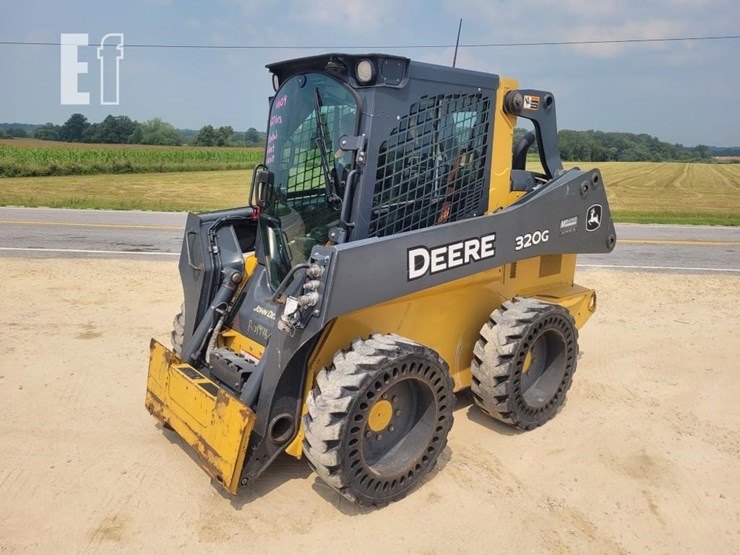 deere-320g-image-1