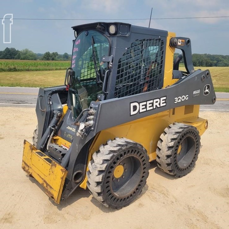 DEERE 320G