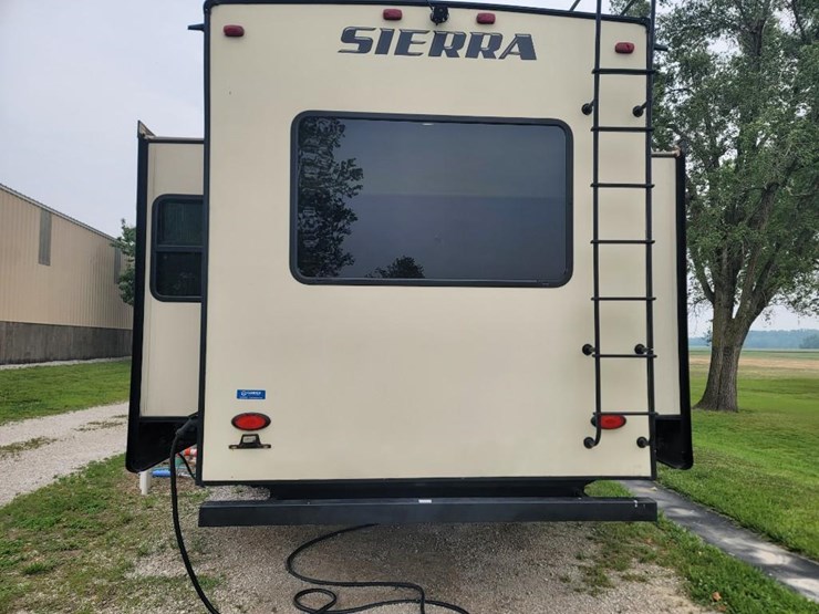 #20735-•-2017-forest-river-sierra-camper-image-35