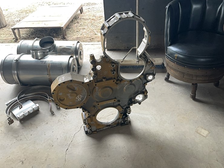 cat-c15-front-engine-plate-support-equipment-image-1