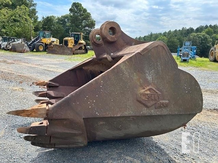 hensley-bucket-for-deere-600clc-excavator-image-3