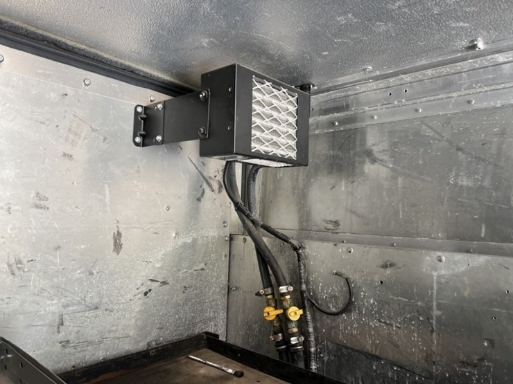 2014-freightliner-mt45-image-16