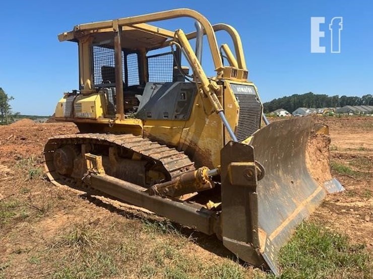 2006-komatsu-d65ex-15e0-image-1