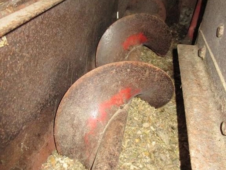 new-holland-790-image-6