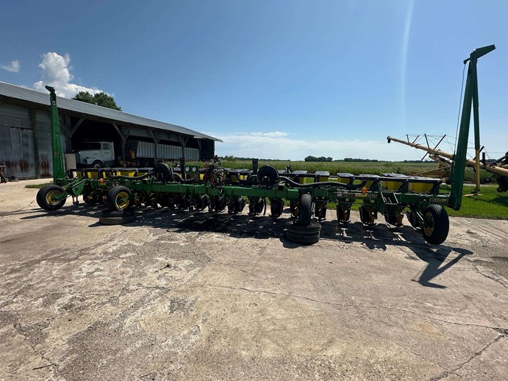 john-deere-1710-image-1