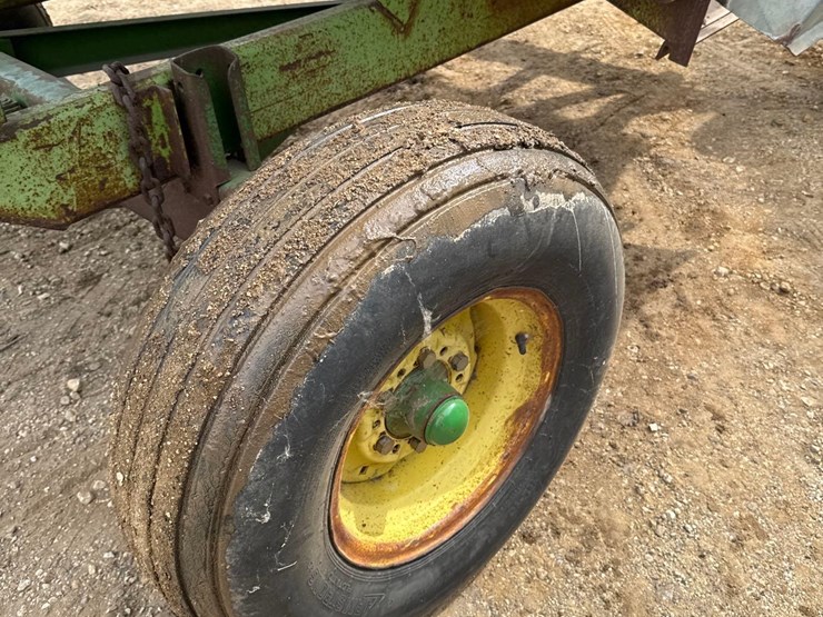 parker-200bu-gravity-wagon-image-20