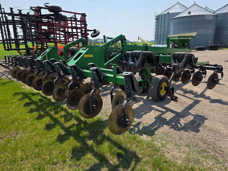 john-deere-2700-image-14