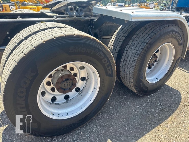 2018-kenworth-t880-image-17