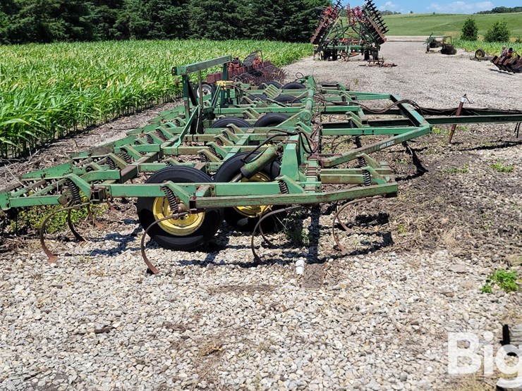 john-deere-1010-image-4
