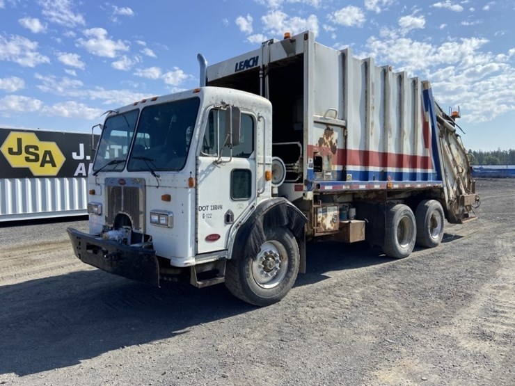 2002-peterbilt-320-image-1