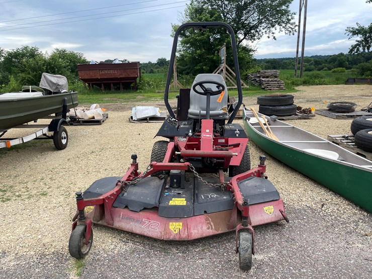#1075-•-toro-lawn-mower-image-2